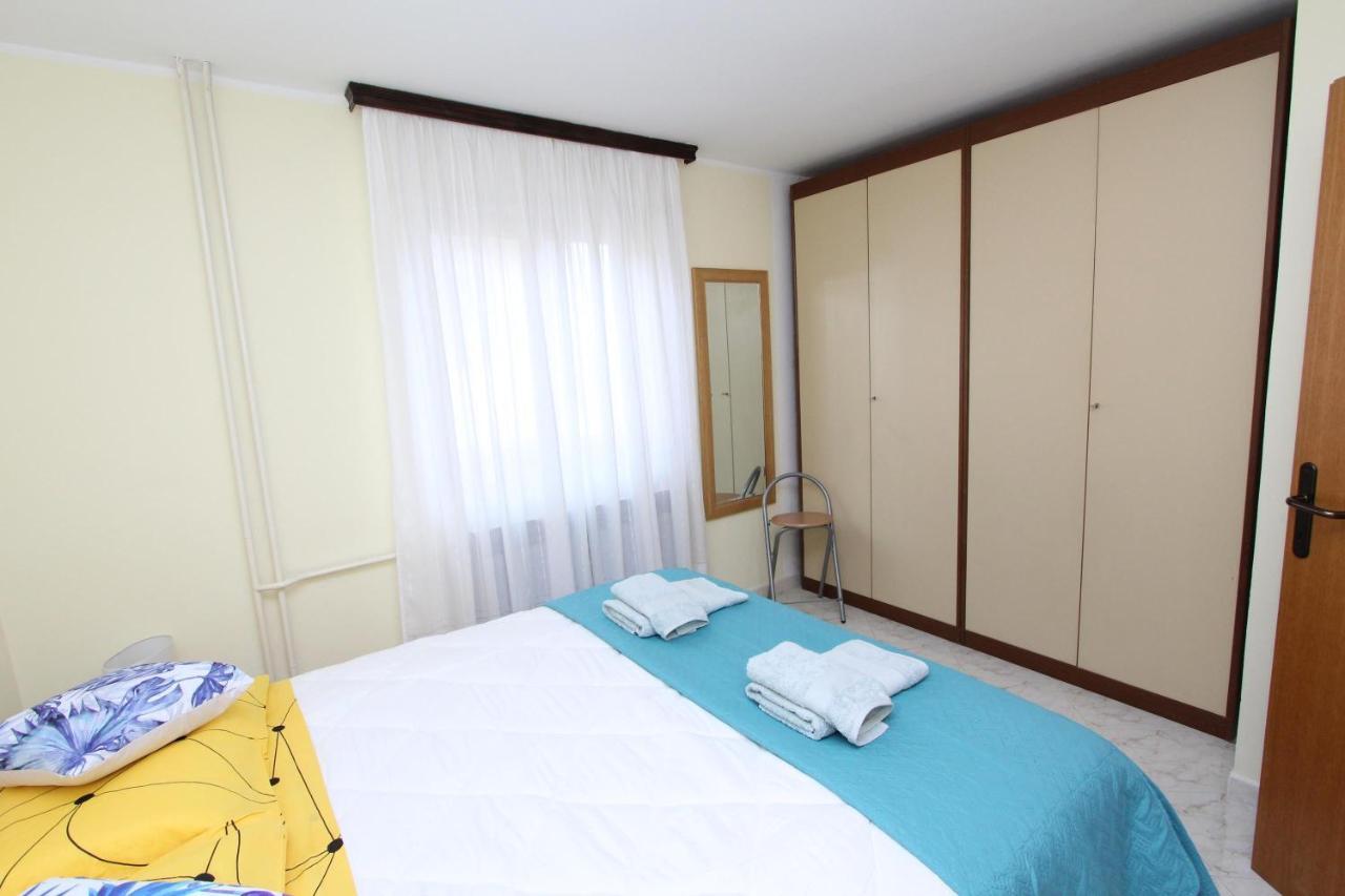 Apartment Amabile Rovigno Esterno foto