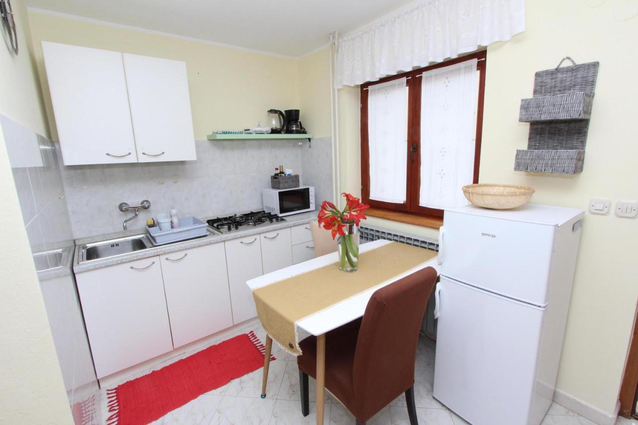 Apartment Amabile Rovigno Esterno foto
