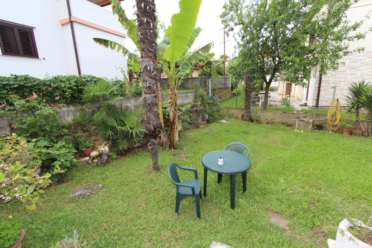 Apartment Amabile Rovigno Esterno foto