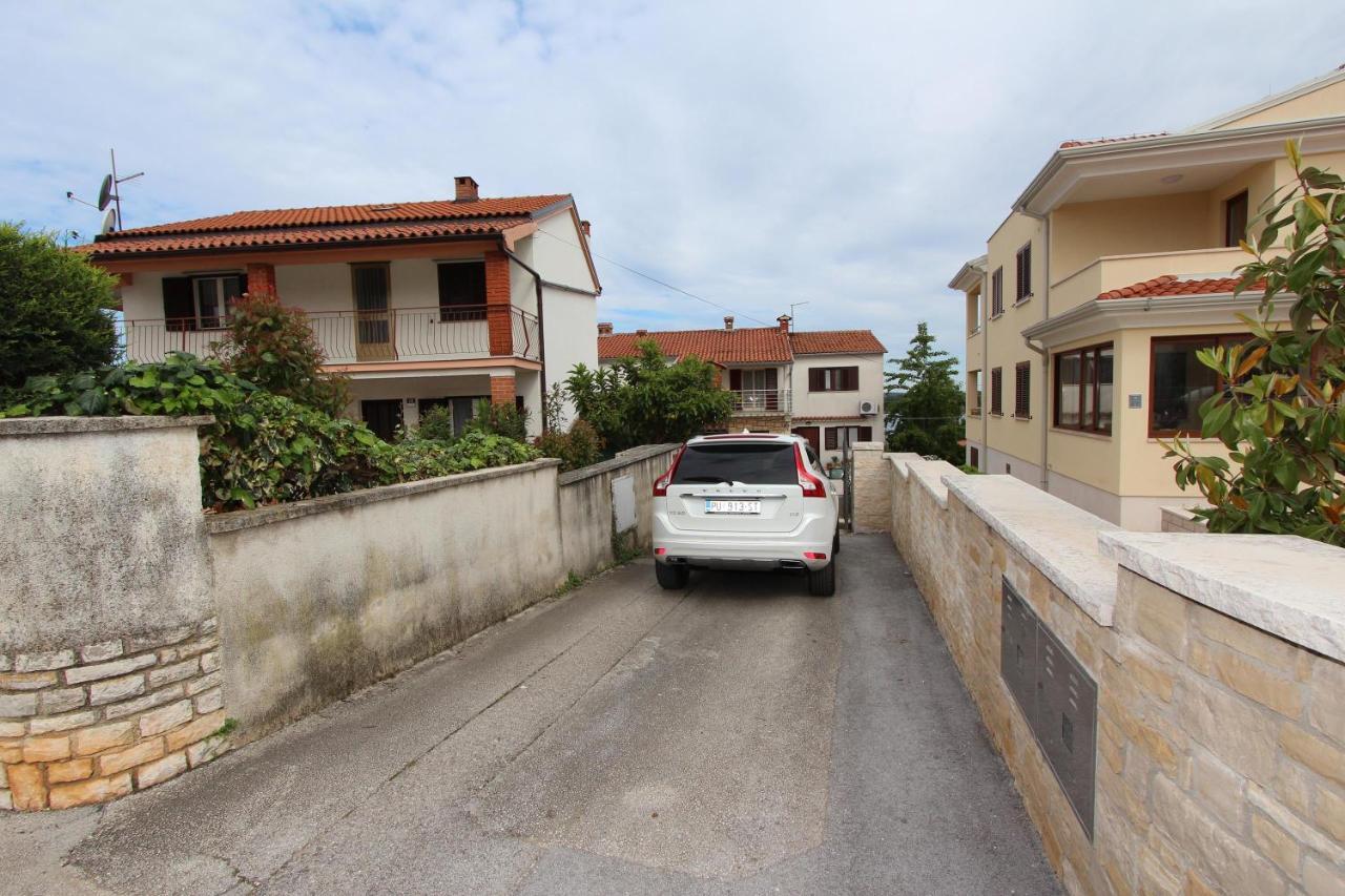 Apartment Amabile Rovigno Esterno foto