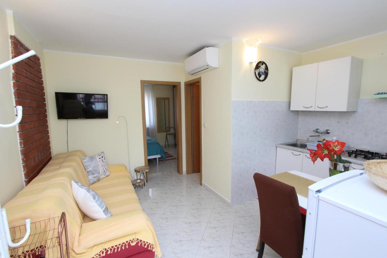Apartment Amabile Rovigno Esterno foto