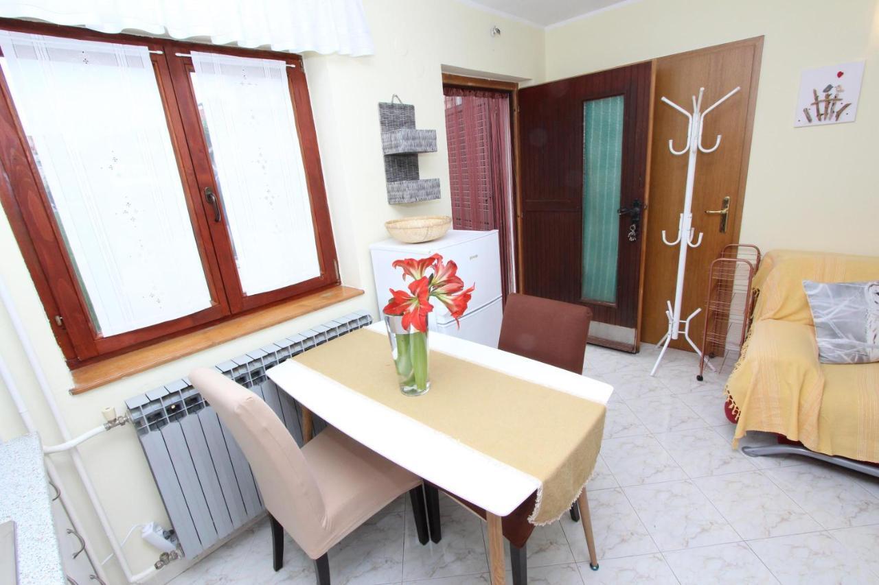 Apartment Amabile Rovigno Esterno foto