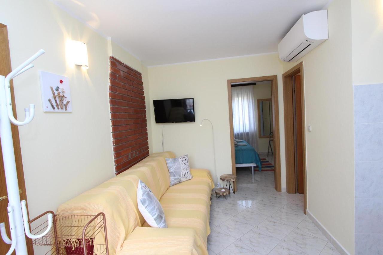 Apartment Amabile Rovigno Esterno foto